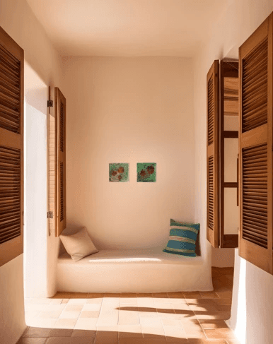 Diálogo en Carmesí mockup 3